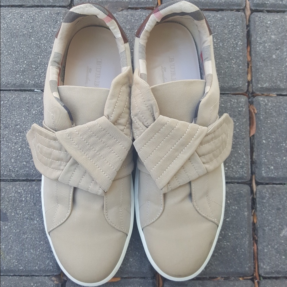 HOSTPICK !!! BURBERRY  Runway Collection Sneakers - Picture 3 of 8